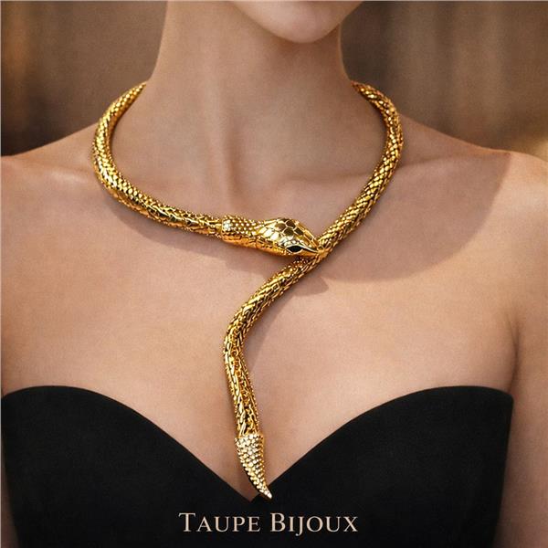 Jennifer Bükülebilir Yılan Kolye Altın Renk – Esnek Ayarlanabilir Lüks Statement Kolye